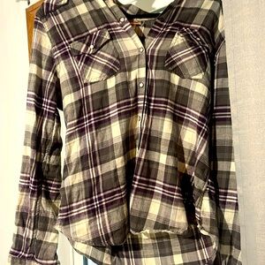 Women’s pearl snap